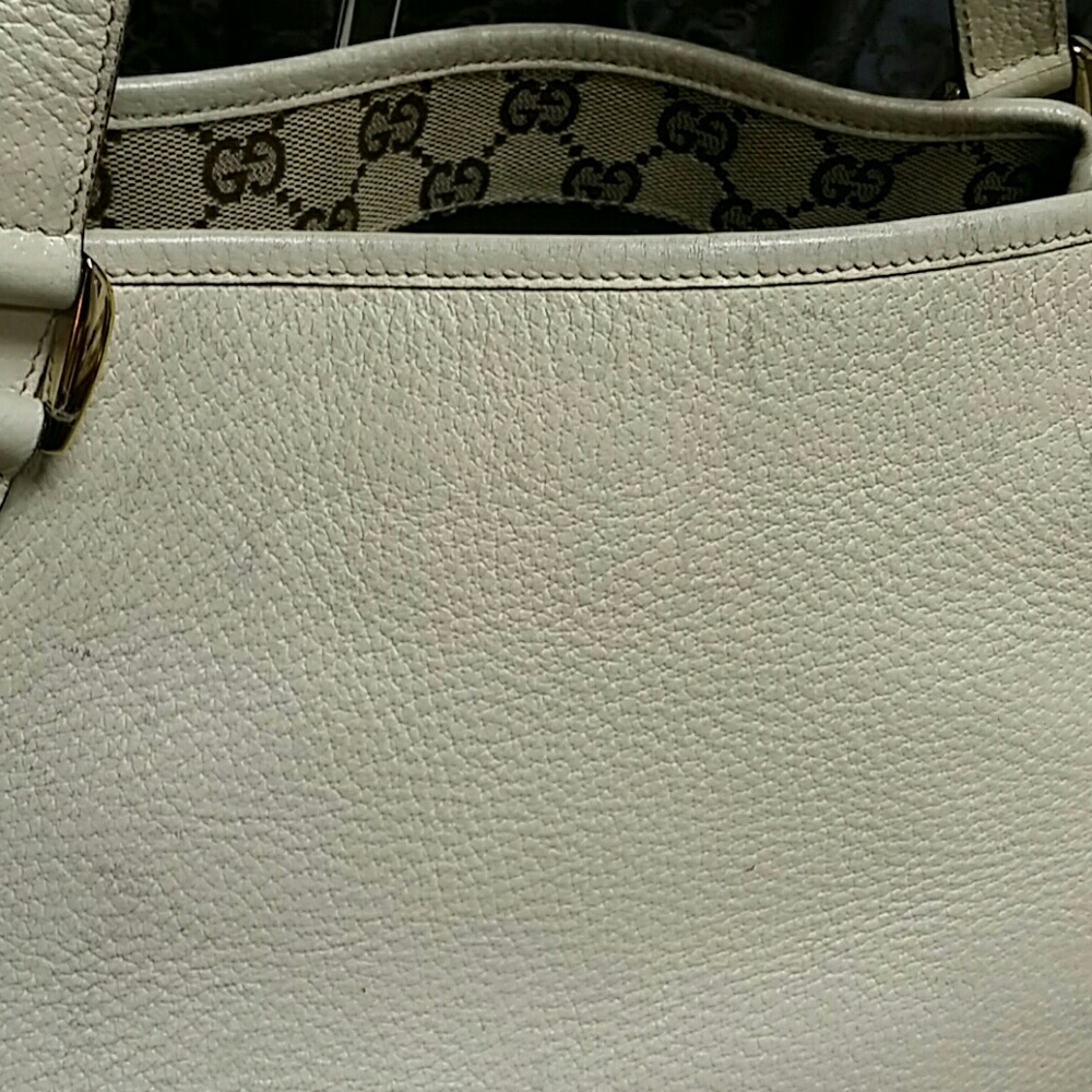 Gucci White Leather Shoulder Bag with Gold Hardware - Picture 2 of 8
